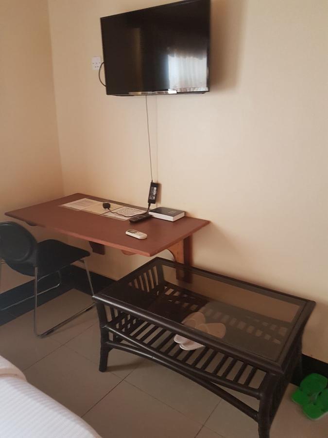 Lodwar Ceamo Prestige Lodge מראה חיצוני תמונה